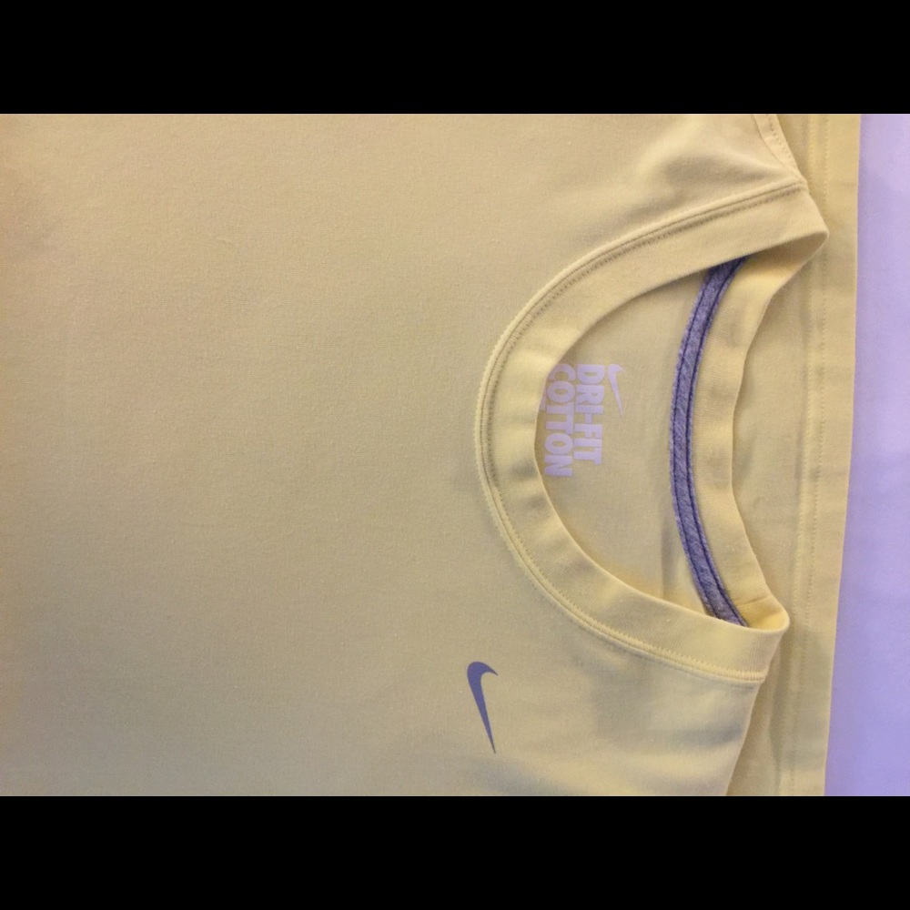 Nike - Picture 4 of 5